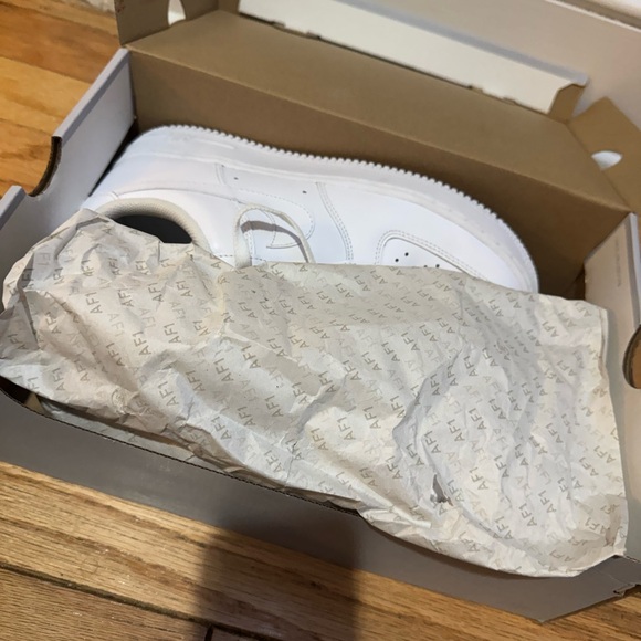 AF1 NWT - Picture 6 of 6